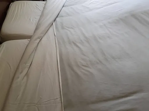 White bedding detail
